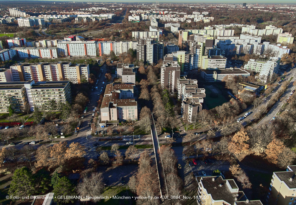 18.11.2020 - Marx-Zentrum und Wohnanalge Karl-Marx-Ring 52-62 in Neuperlach